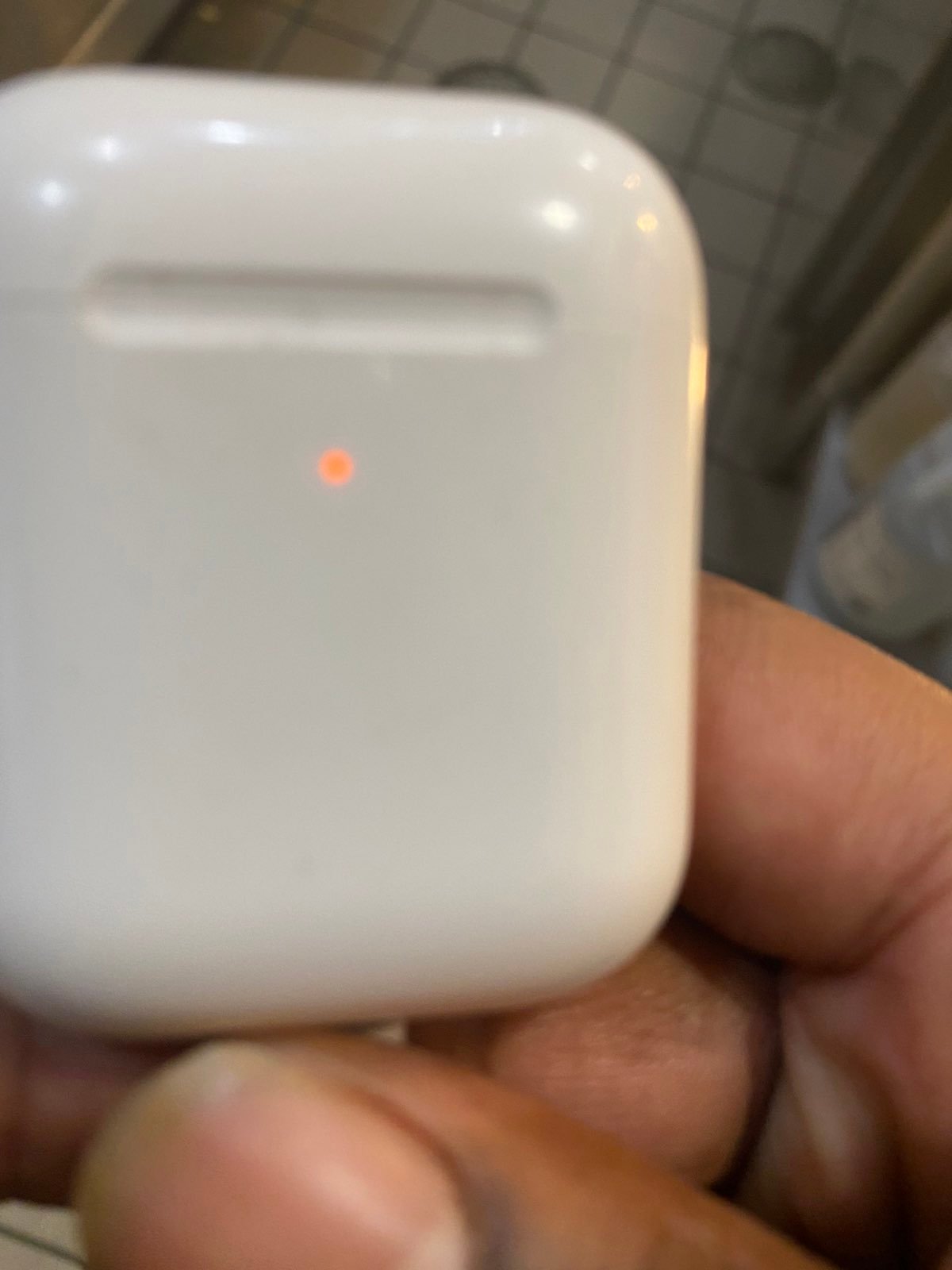 Apple AirPods with Wireless Charging Cas