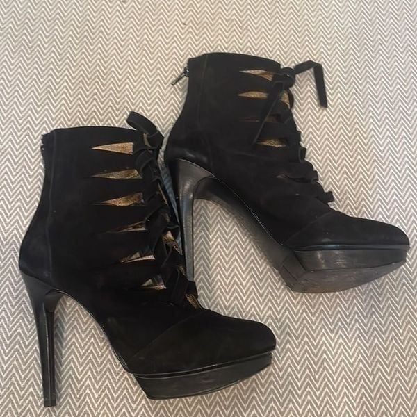 Pelle Moda Lace Up Suede Booties