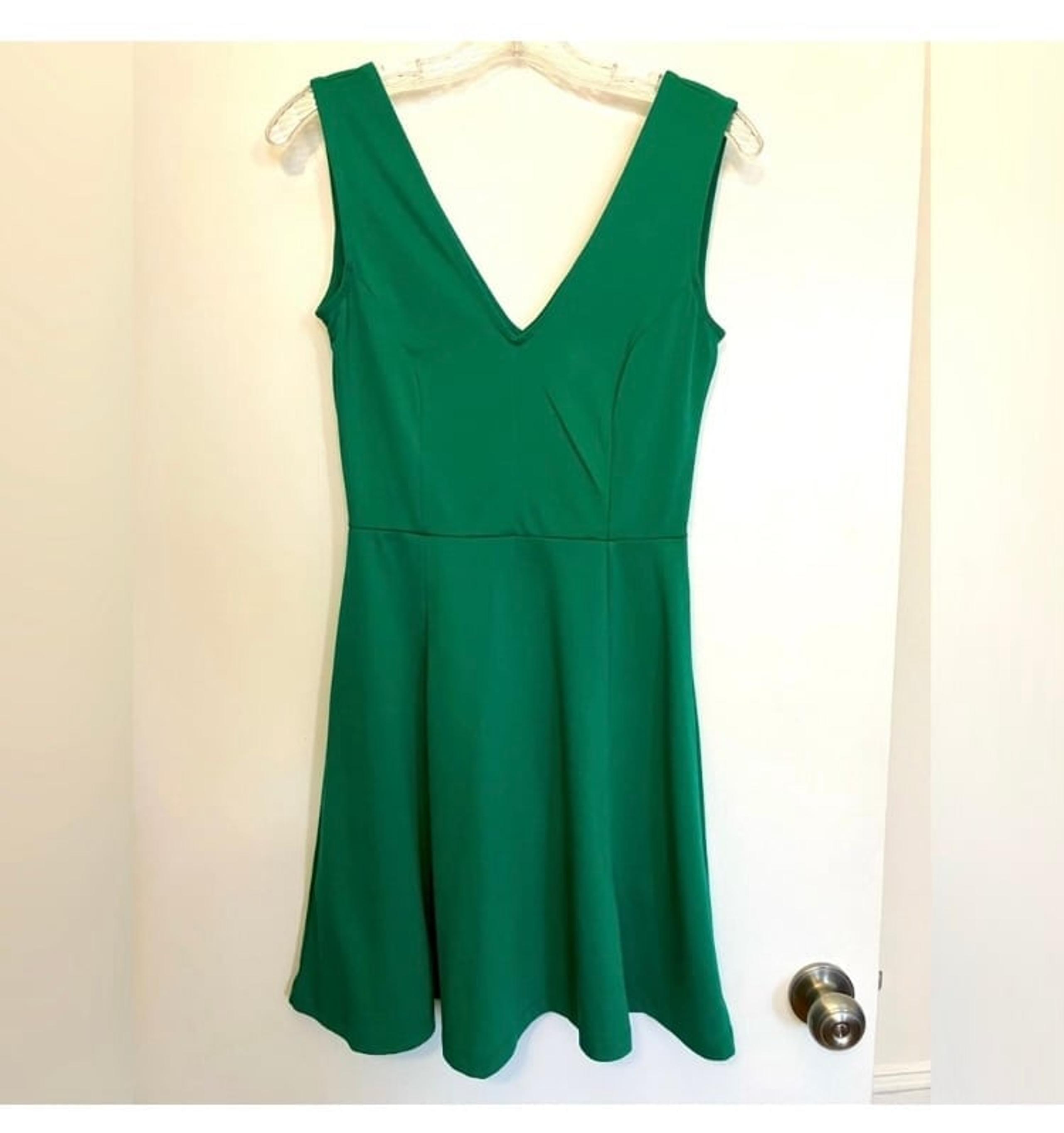 H&M Green V-Neck Classic A-Line Fit and Flare Dress Women's Size small
