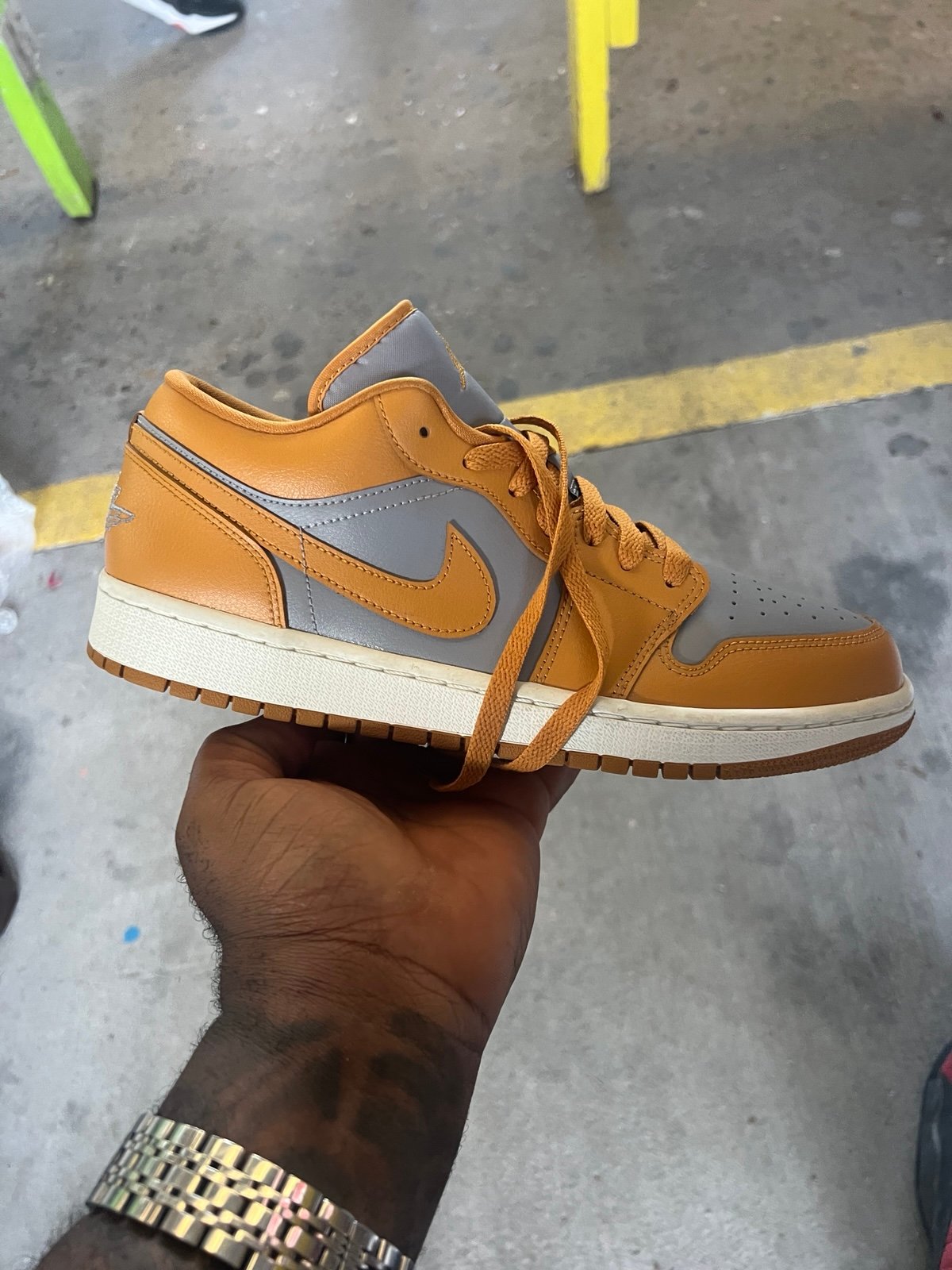 Air Jordan 1 low woman size 11.5