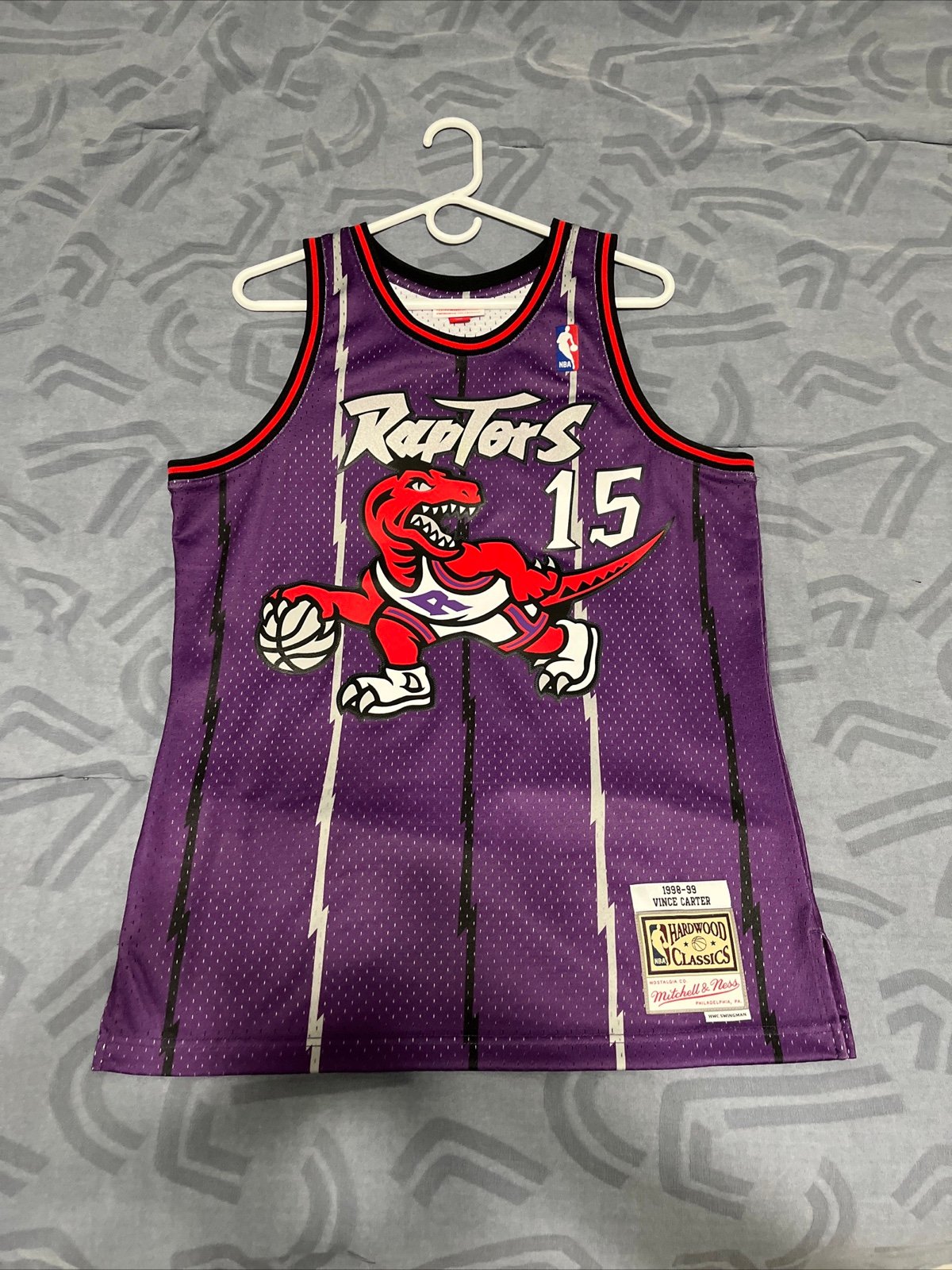 Toronto Raptors jersey men’s medium Vince Carter Mitchell and Ness swingman