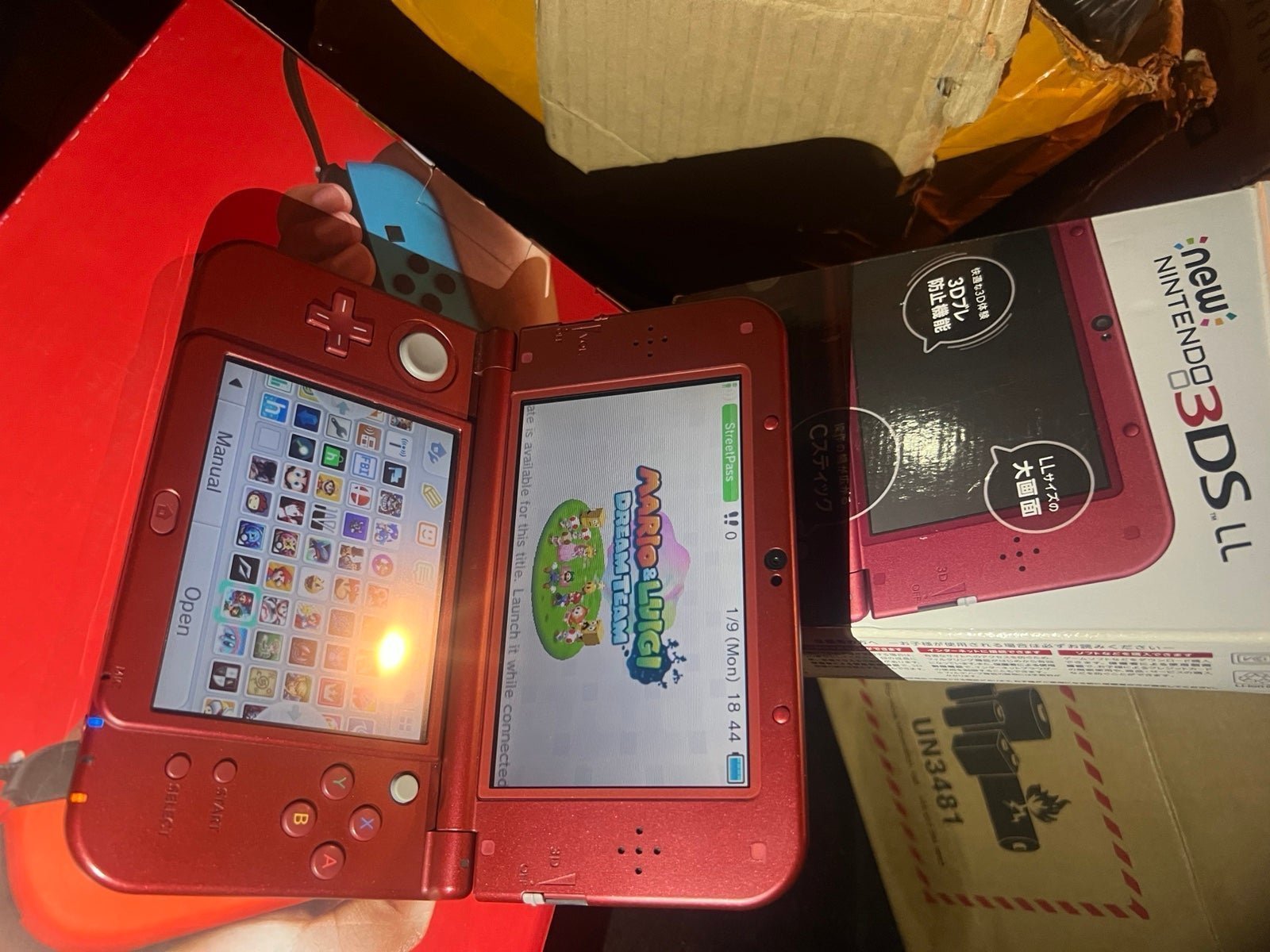 Nintendo 3DS xl COMES WITH EVERYTHING YOU NEED AND MORE
