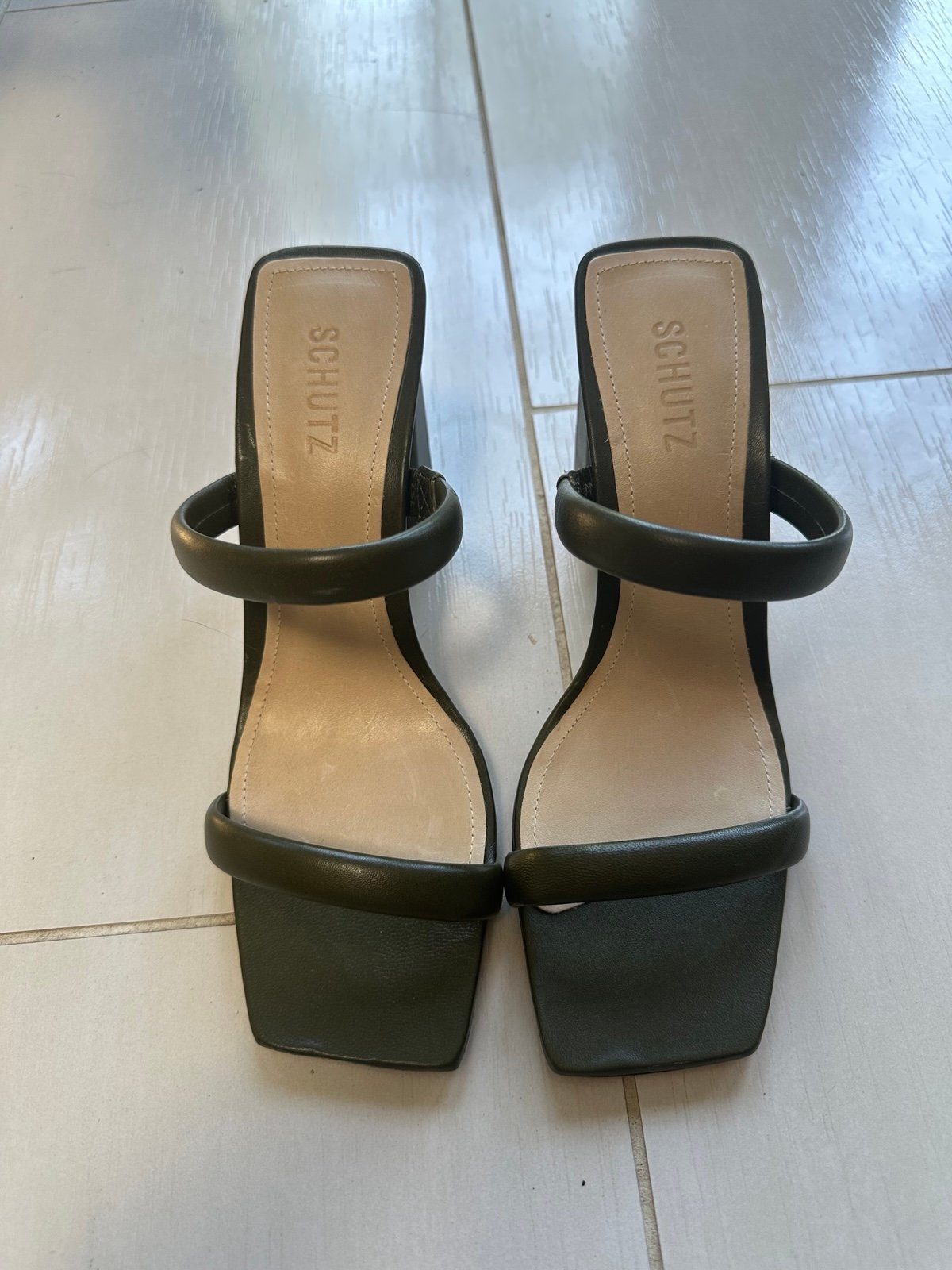 Schutz Ully Nappa Leather Sandal in Military Green size 8.5