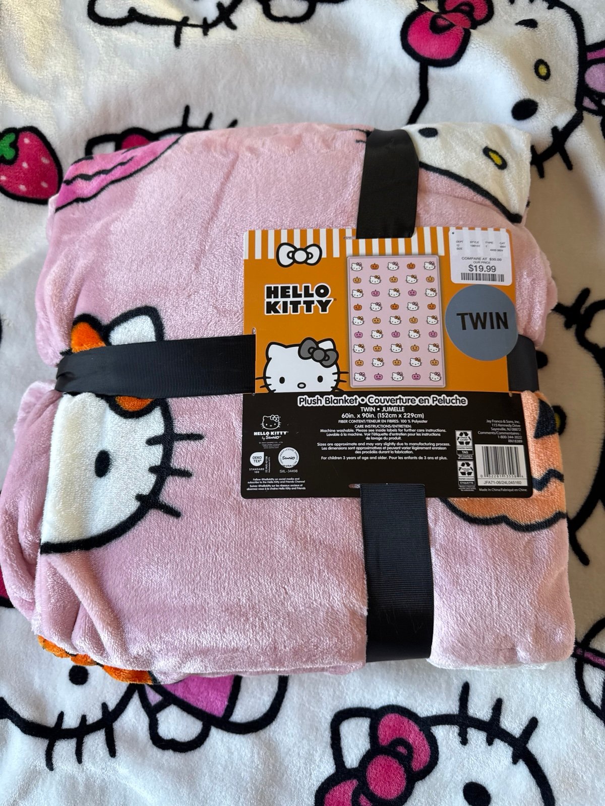 Hello Kitty Halloween blanket