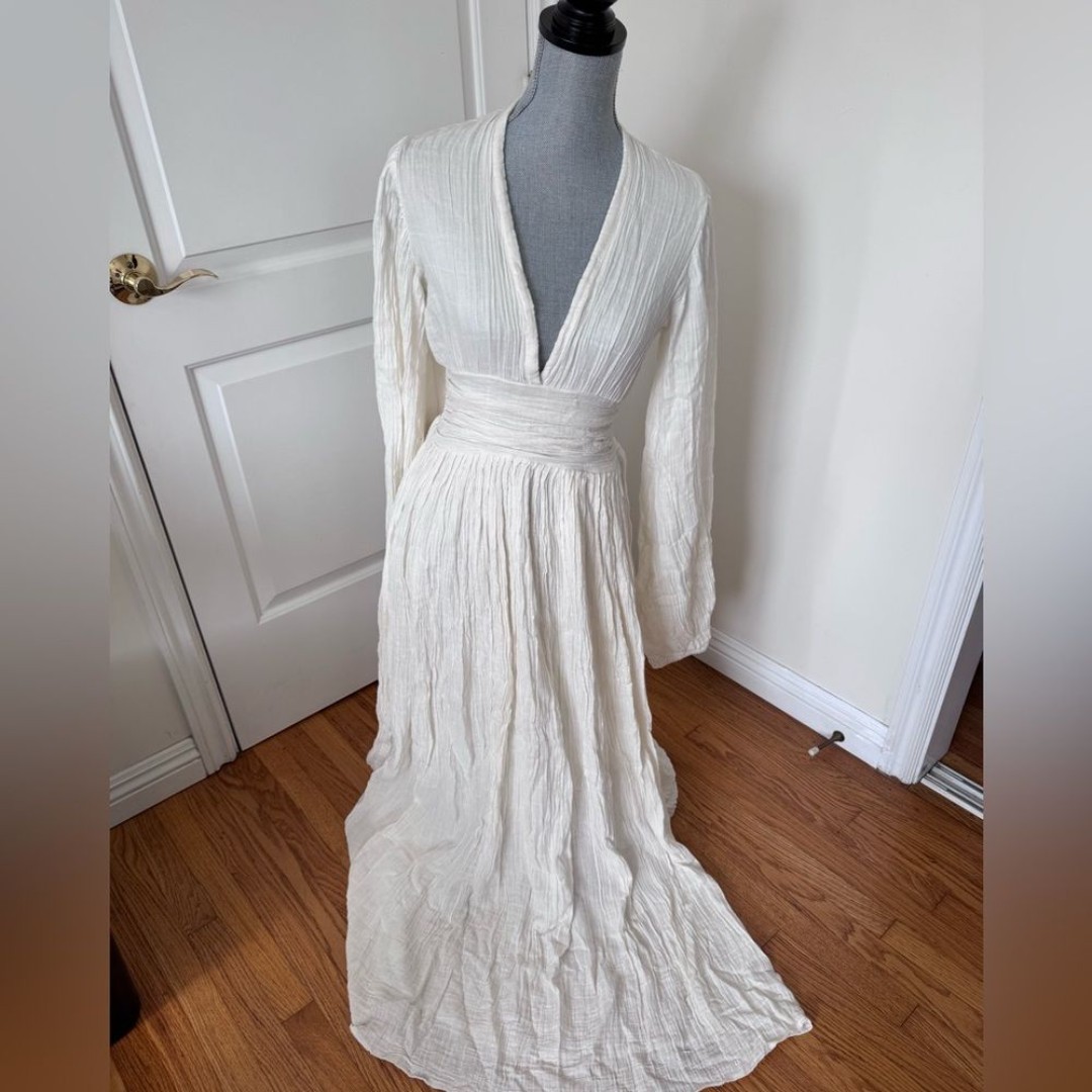 Chic Le Frique Cotton Gauze Maxi Dress Slit Romantic Flowy V-Neck Long Sleeves