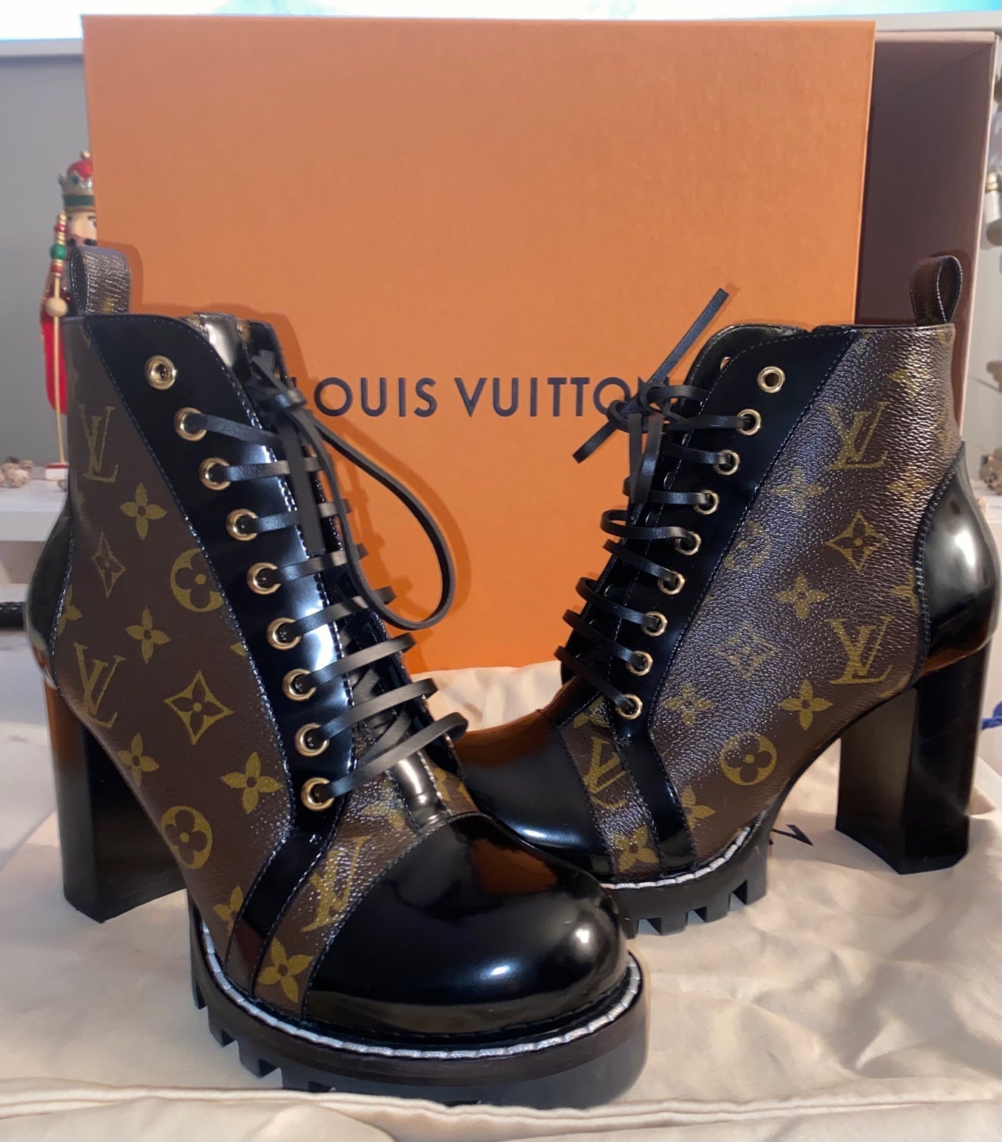 ♢Louis Vuitton Star Trail Boots  Louis vuitton shoes heels, Boots, Louis  vuitton shoes