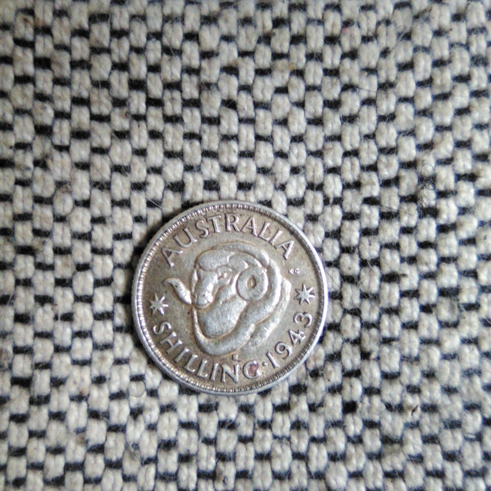 Australian Shilling 1943
