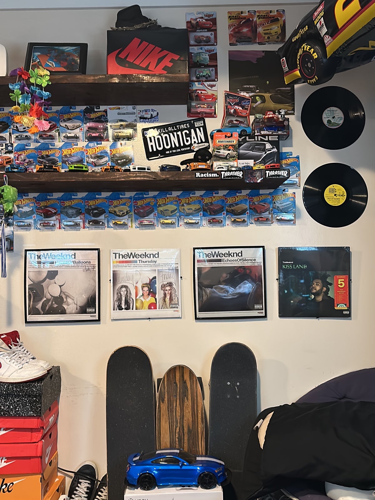 the weeknd trilogy vinyl set and kiss land