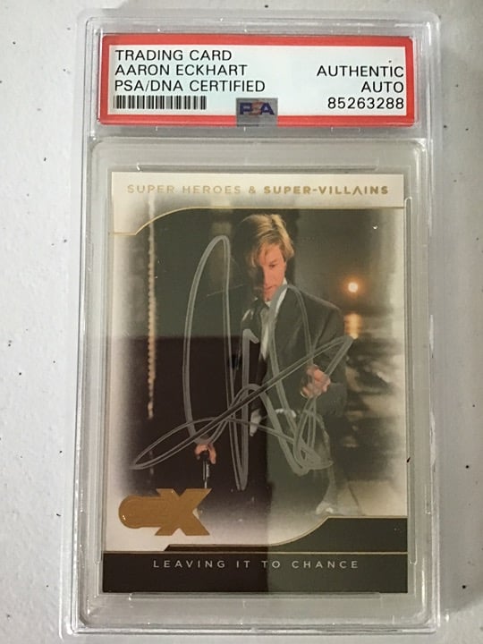 THE DARK KNIGHT TRADING CARD SIGNED & AUTO PSA AARON ECKHART
