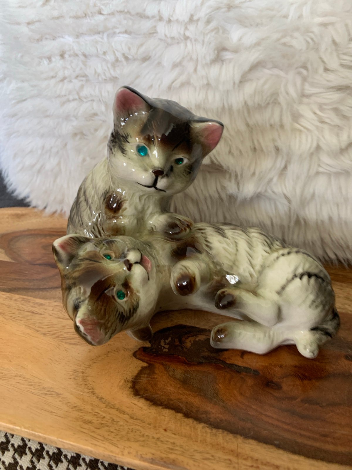 Vintage Striped Tiger Tabby Cats Statue Ceramic with Rhinestone Eyes 7”x 5”
