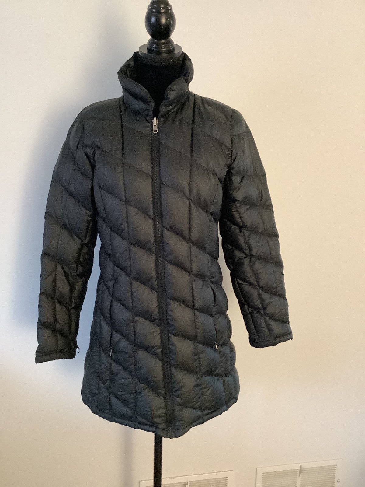 Soft lightweight PATAGONIA puffer coat