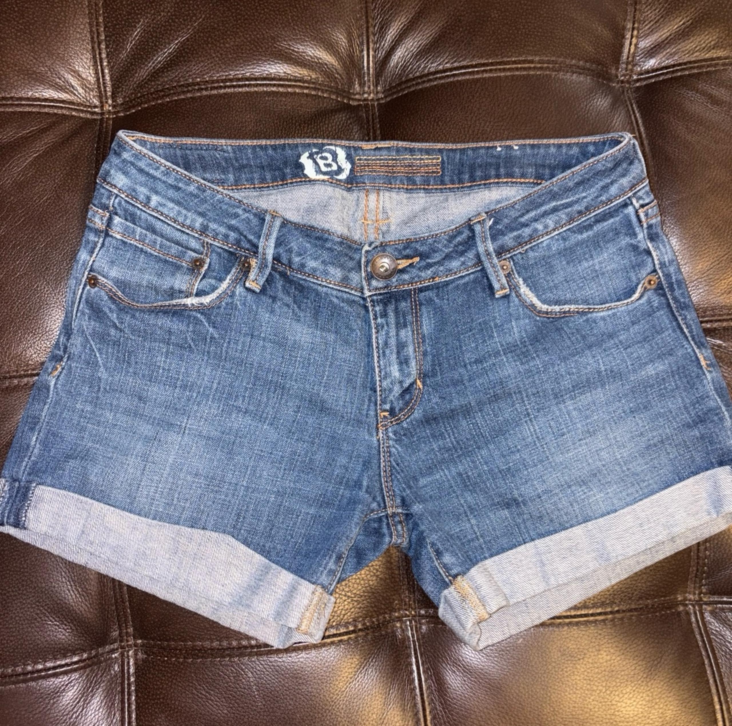 Bullhead jean shorts