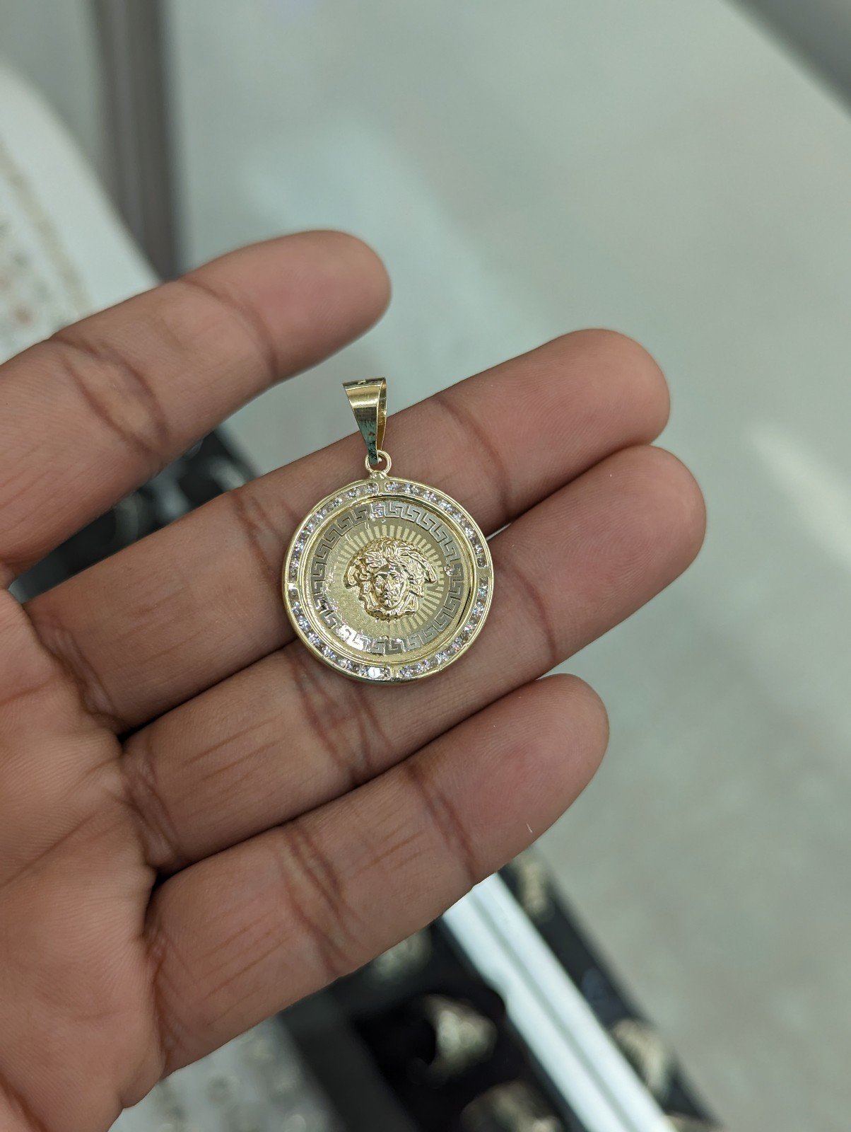 10kt Real Gold Round Pendant