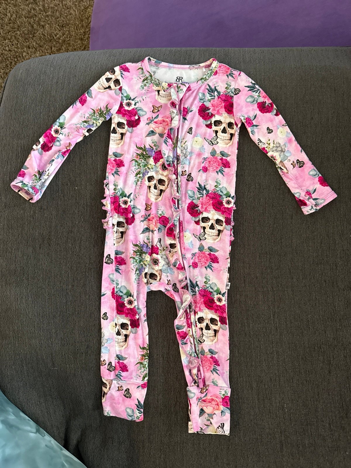 Bums & Roses zip romper