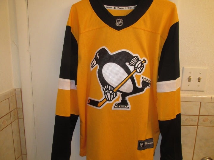 Fanatics Yellow and Black Pittsburgh Penguins Jersey, Size Small for Men
