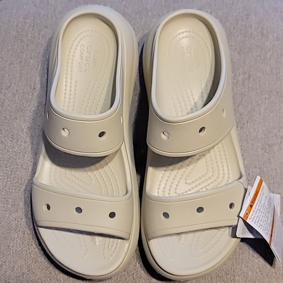Crocs iconic comfort mega crush sandels womens 11 mens 9 NWT