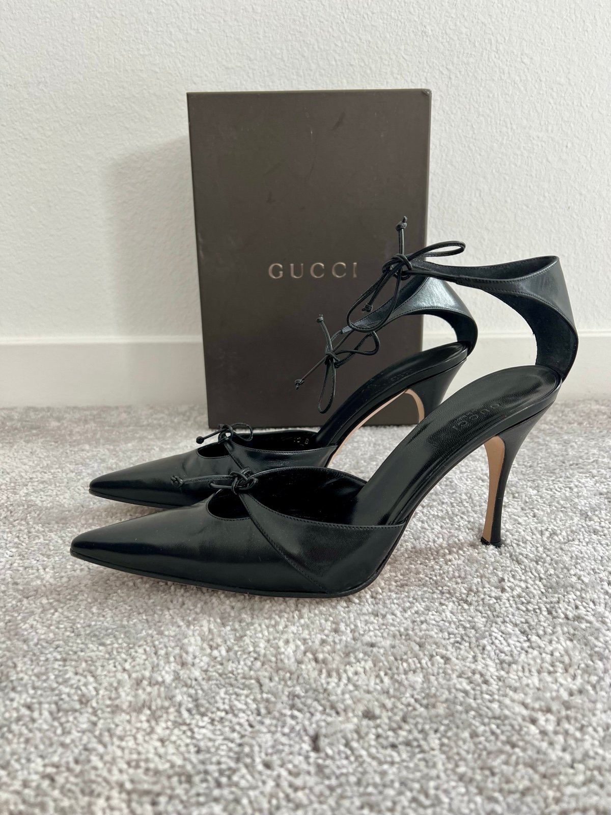 Vintage Gucci Pointed Ankle Tie Black Heels