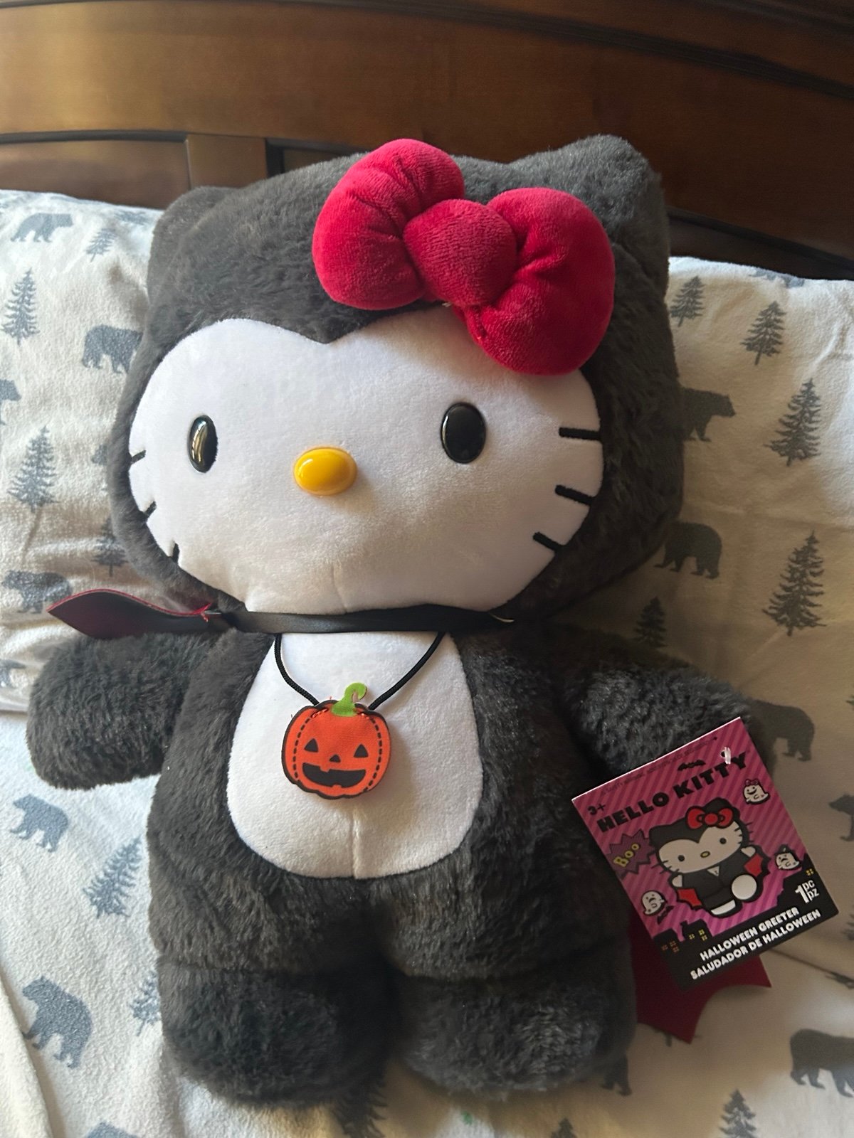 Hello Kitty Dracula Greeter