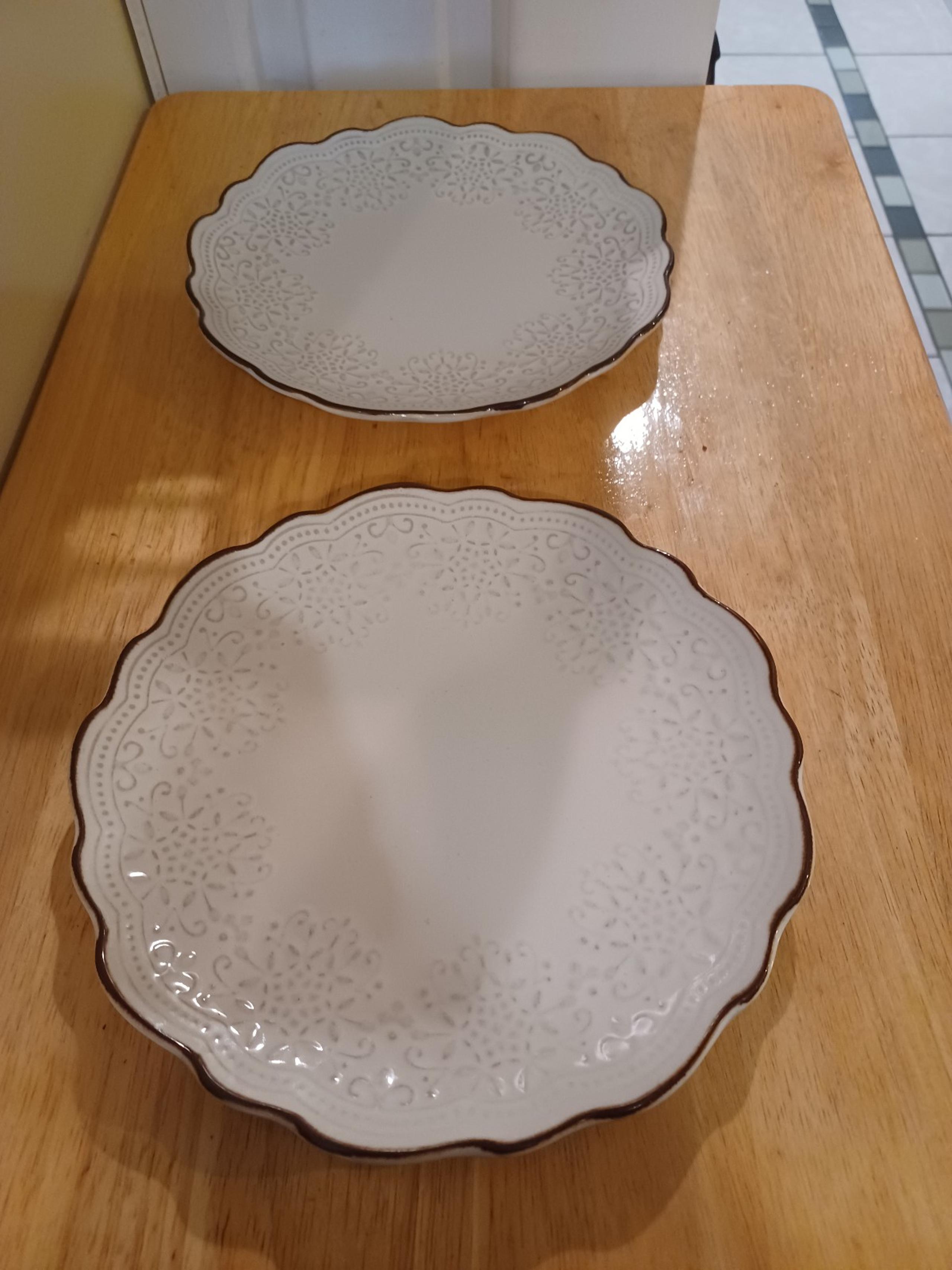 2 - PFALTZGRAFF Joanne Embossed Patter 8.5" Plates