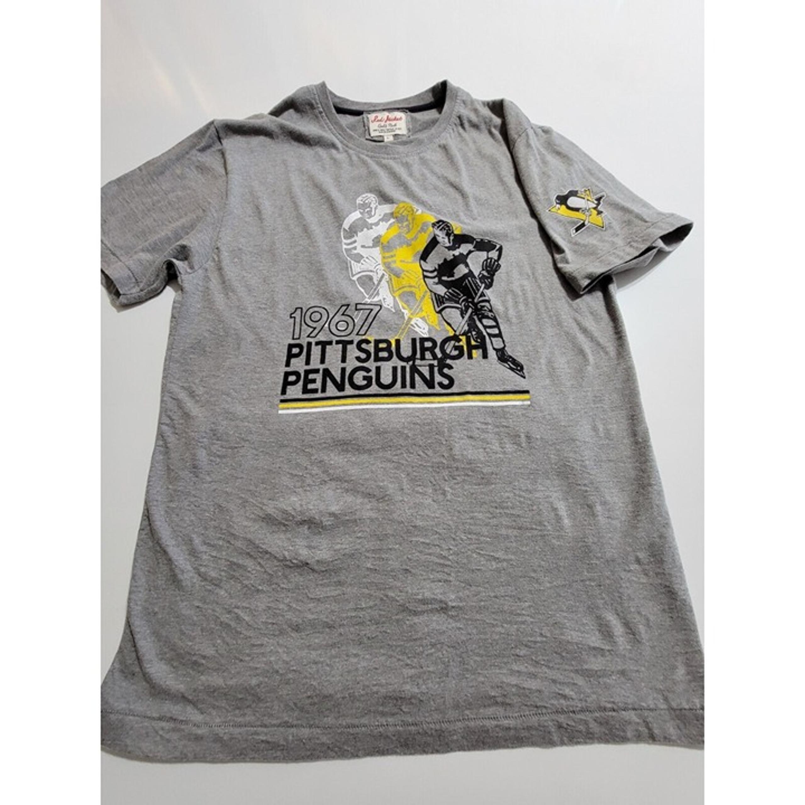 Hockey Retro Pittsburgh Penguins Men's Large T Shirt Graphic Print Vtg NHL 60s