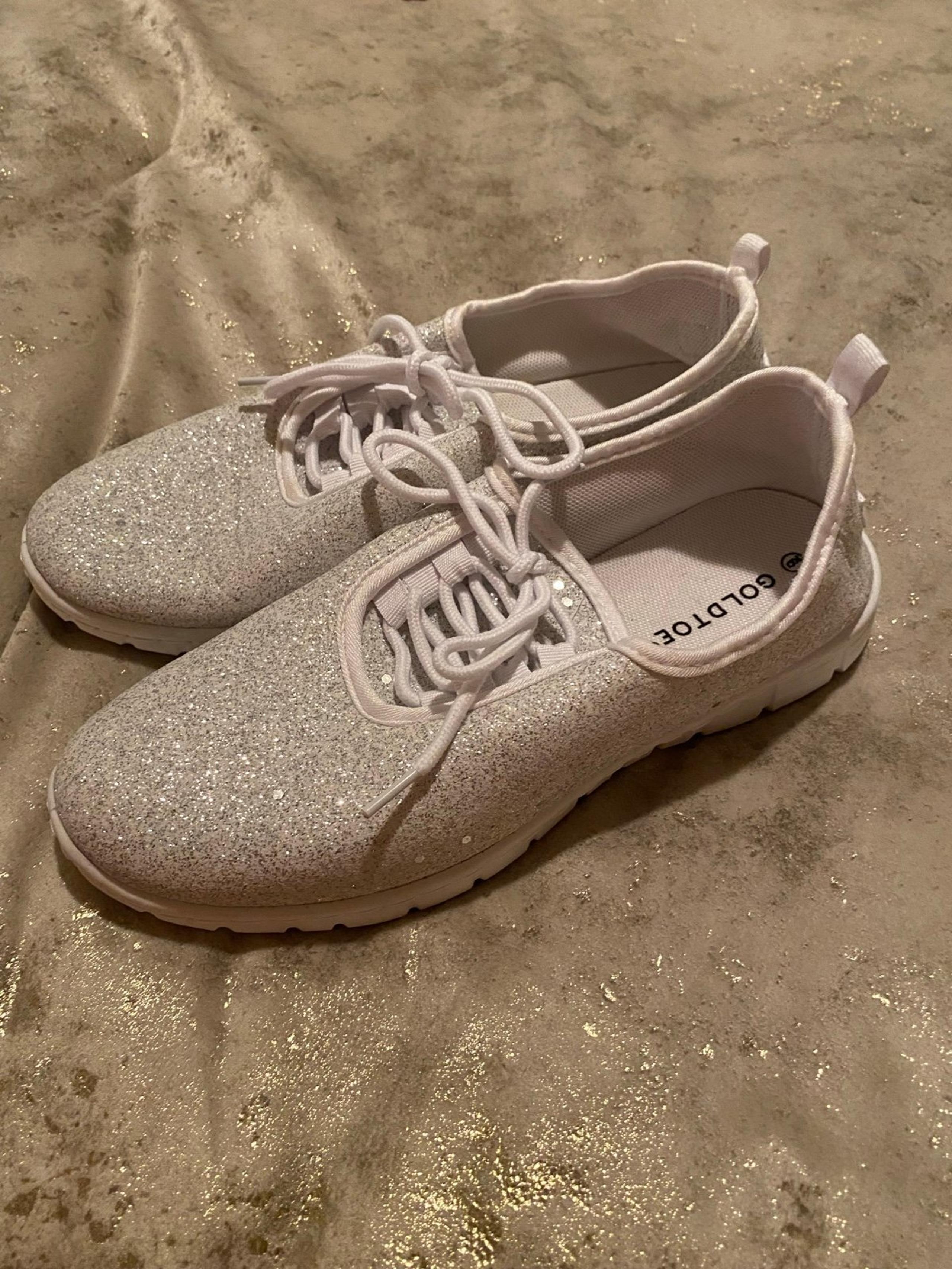 Women’s lightweight bling shoes