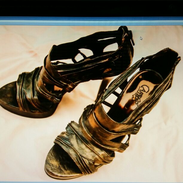 Carlos Santana bronze high heals, 8.5