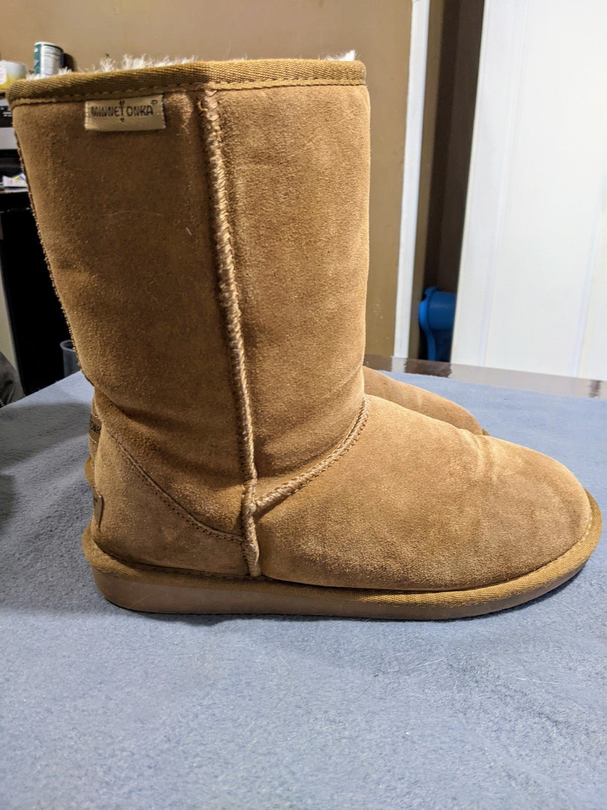 Minnetonka Olympia Suede Short Boots Size Warm Wool Lining