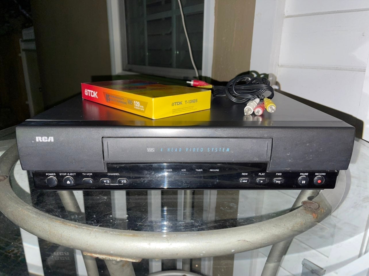 RCA VR513 4 Head VCR VHS Cassette Recorder No Remote w/ Extras TESTED