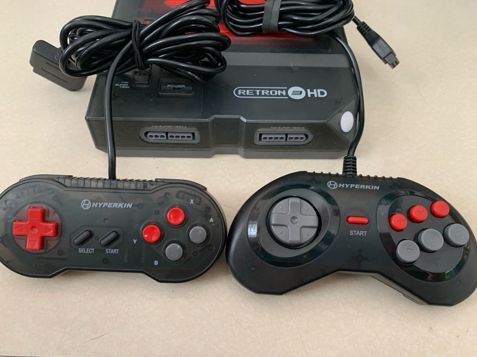 Hyperlink Retron HD 3 in one gaming Console (NES,SNES,Sega Genesis).  WORKS!!!