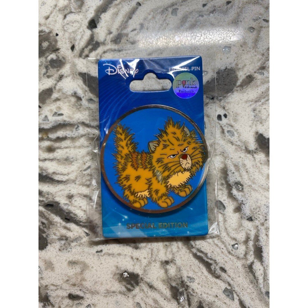 Disney Oliver Special Edition 500 Pin