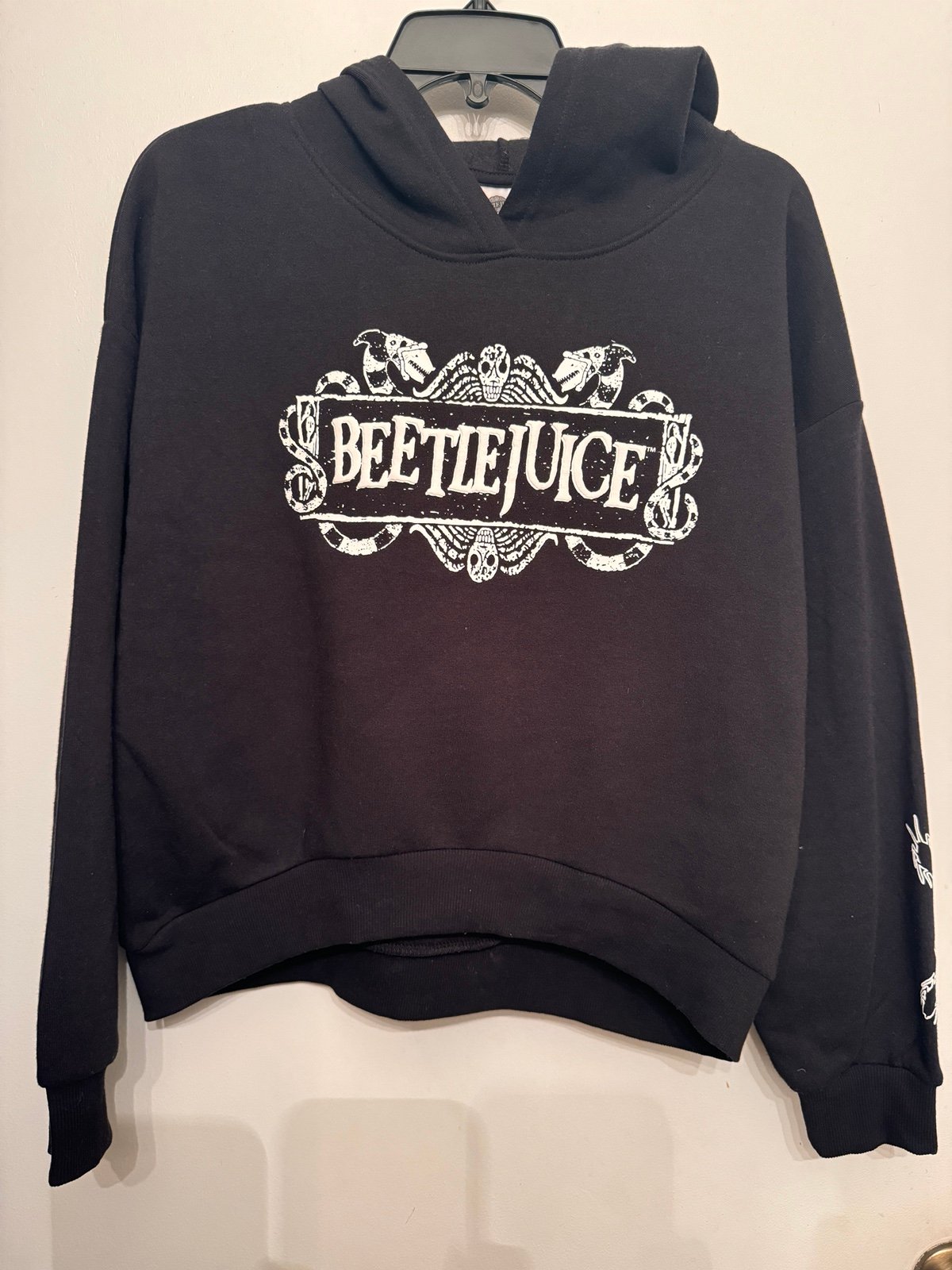 Beetlejuice Women’s Crop Top Hoodie: Small