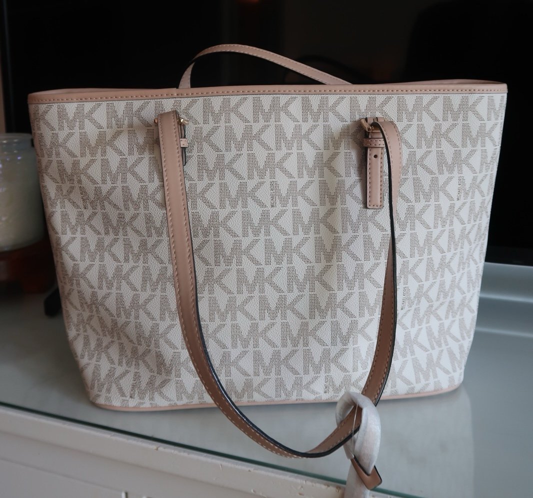NWT Michael Kors Jet Set Tote Medium Logo