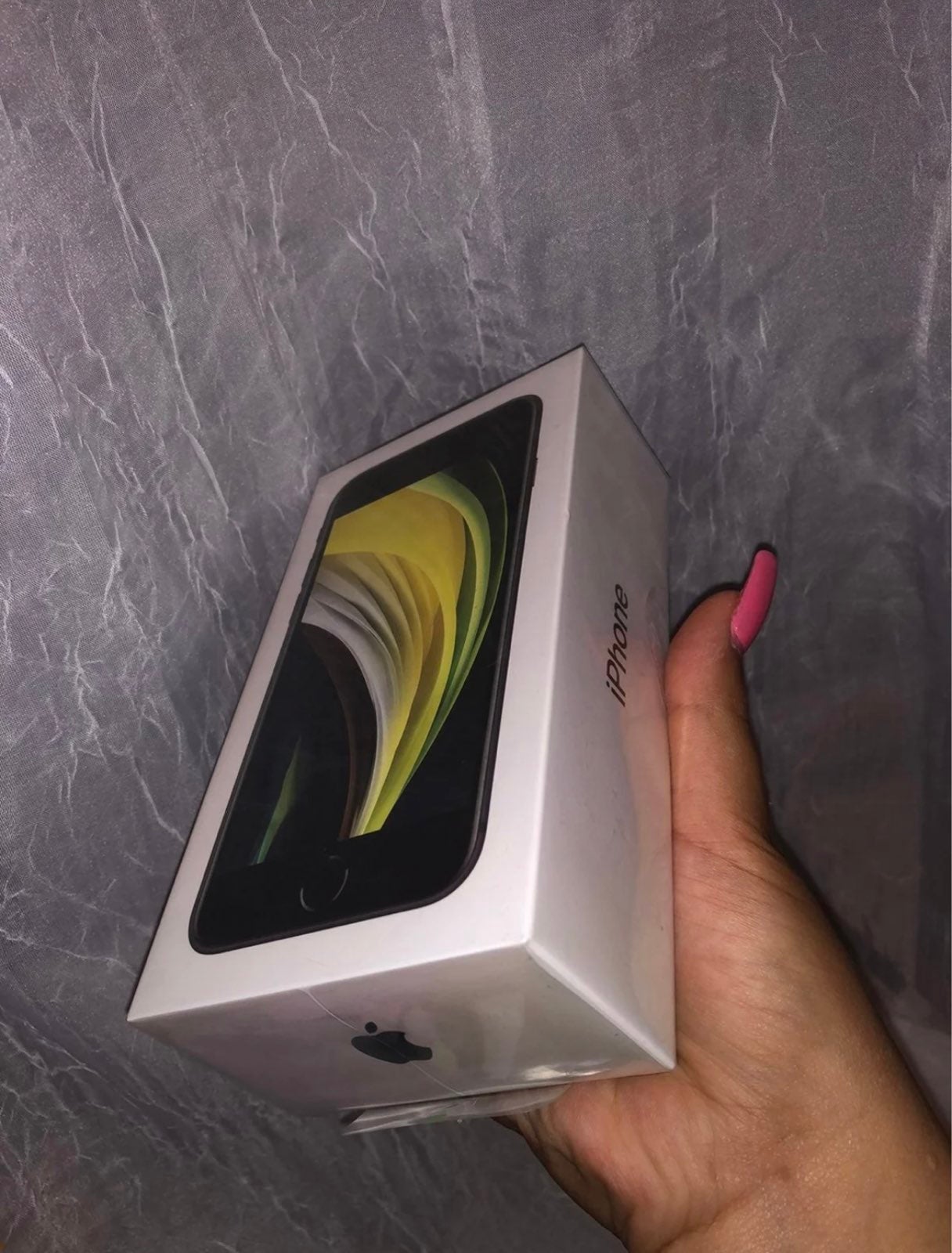 Straightalk apple iphone SE (2020) 64Gb