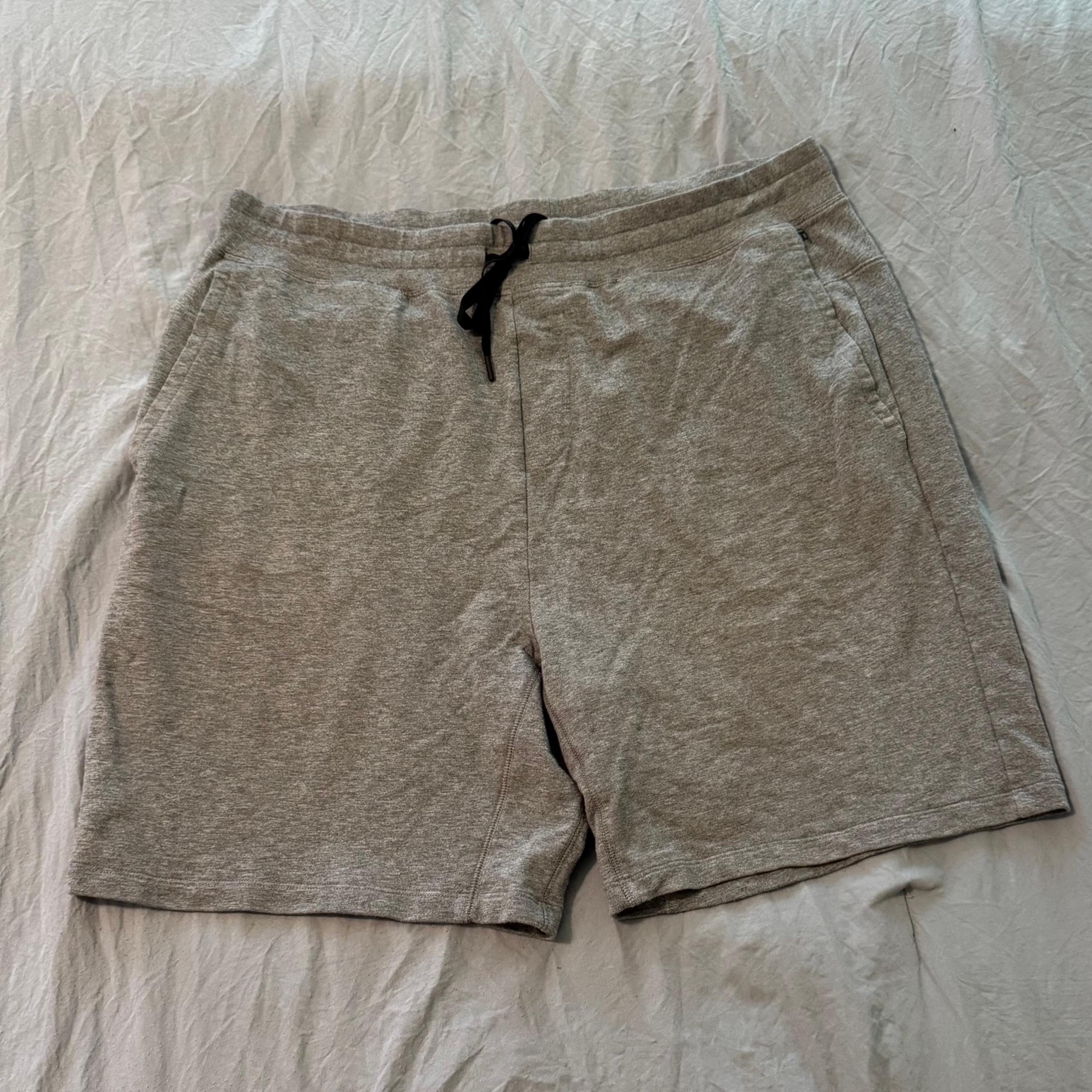 Tommy John Gray Go Anywhere Shorts Men's Medium 8" Pockets Drawstring Lounge XL