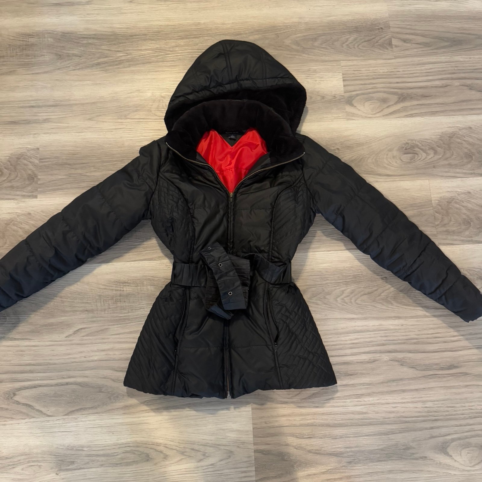 Tommy Hilfiger Women’s Medium Black Hooded and Belted Puffer Coat