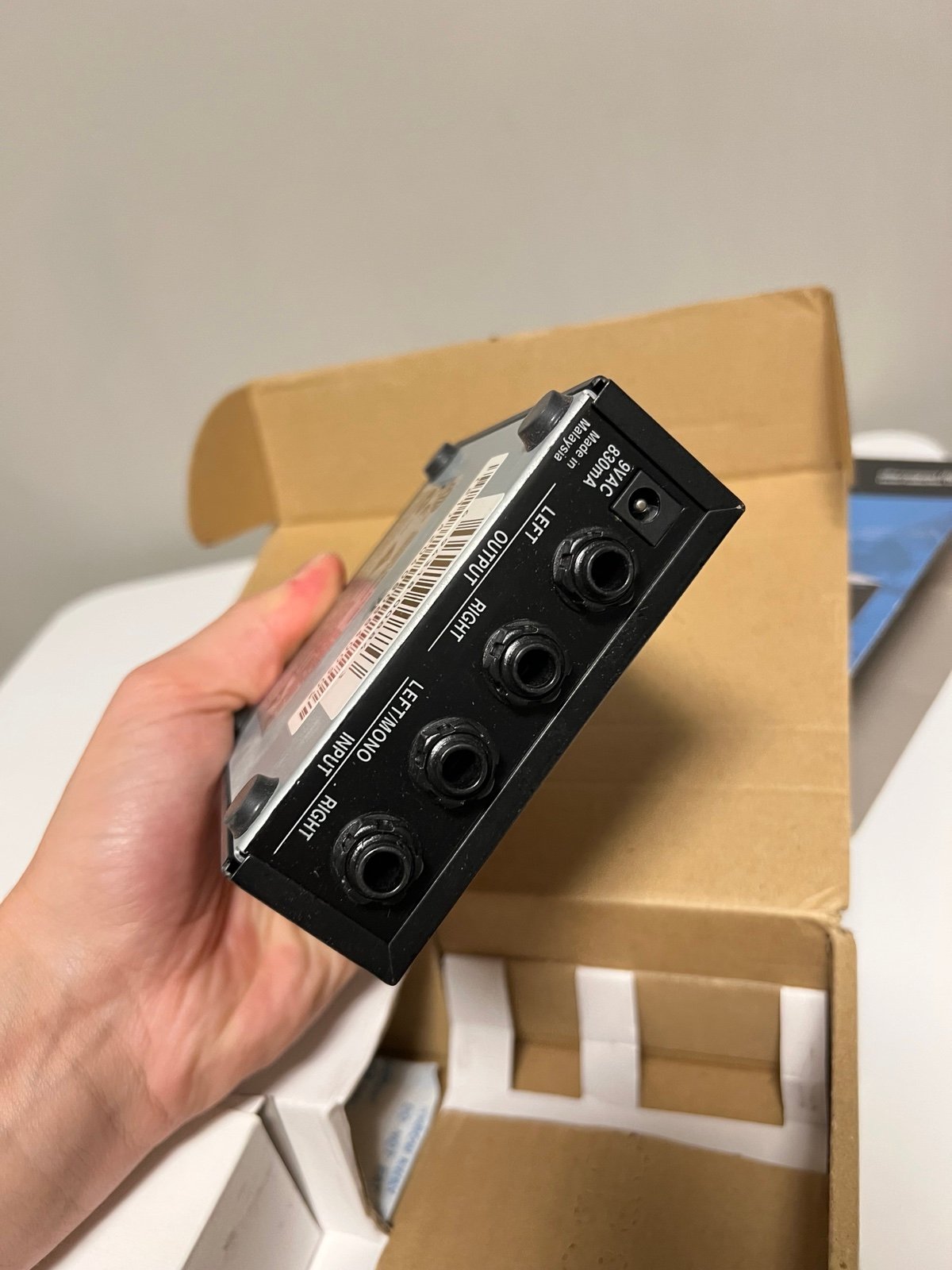 Alesis Vocal Zapper open box - detail