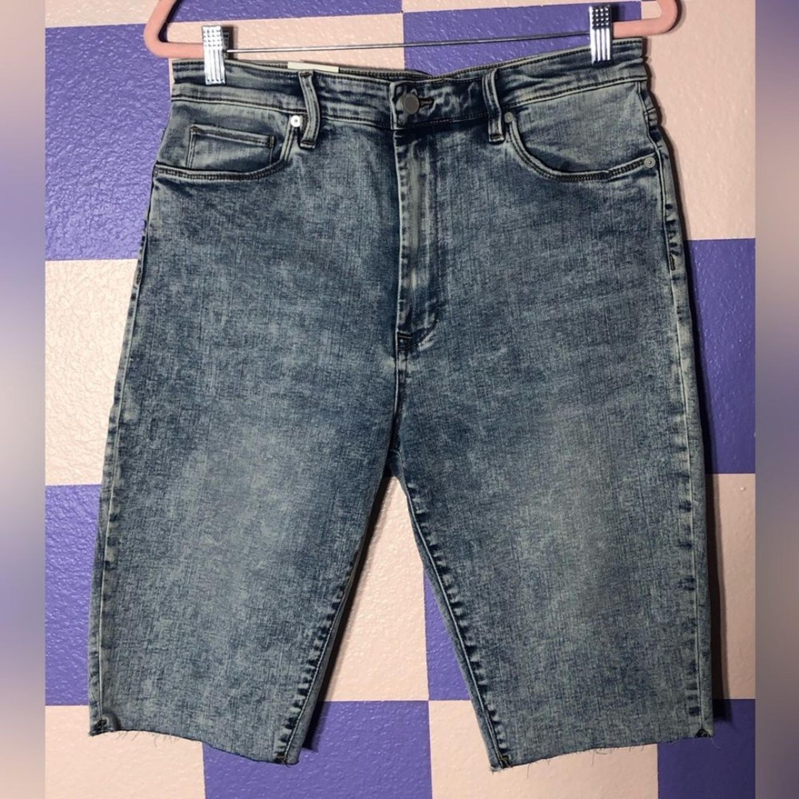 NWT Blank NYC The Leonard Classic Bermuda Shorts in Light Denim - Size 31