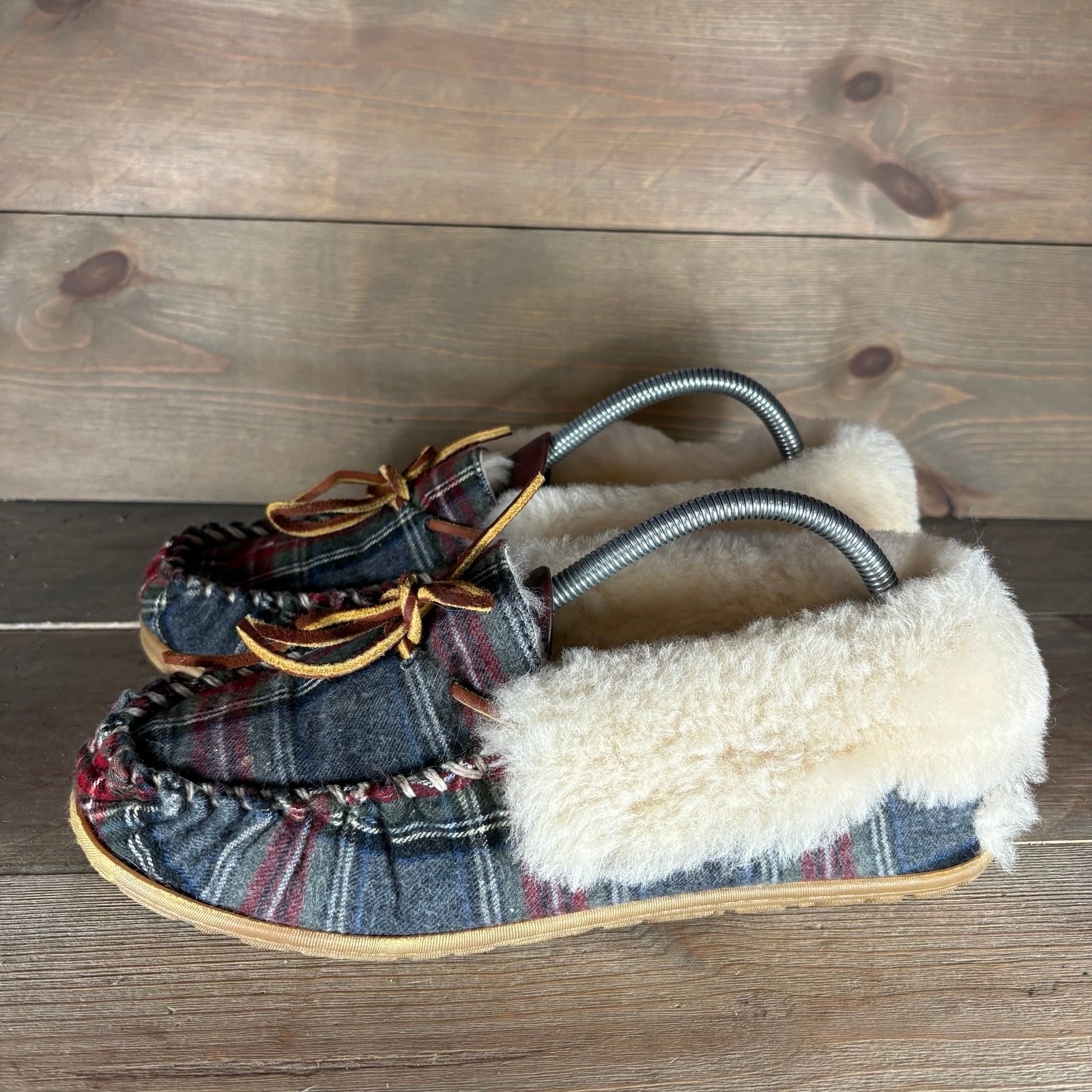 ll bean wicked good womens size 9 shoes plaid shearling lined slippers Pre ow