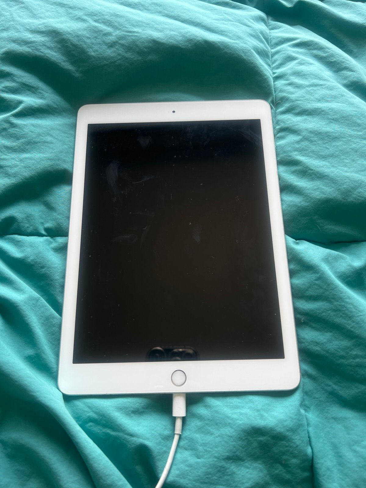 Apple iPad 6th Generation – 32GB, WiFi, Silver (Model MR7G2LL/A)