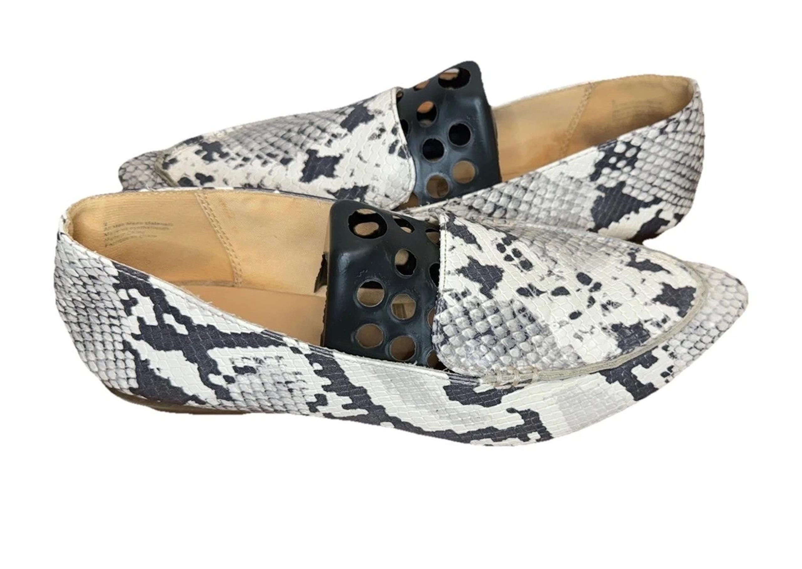Express Womens Sz 9 Slip On Flats Snake Skin Pointed Toe Loafers