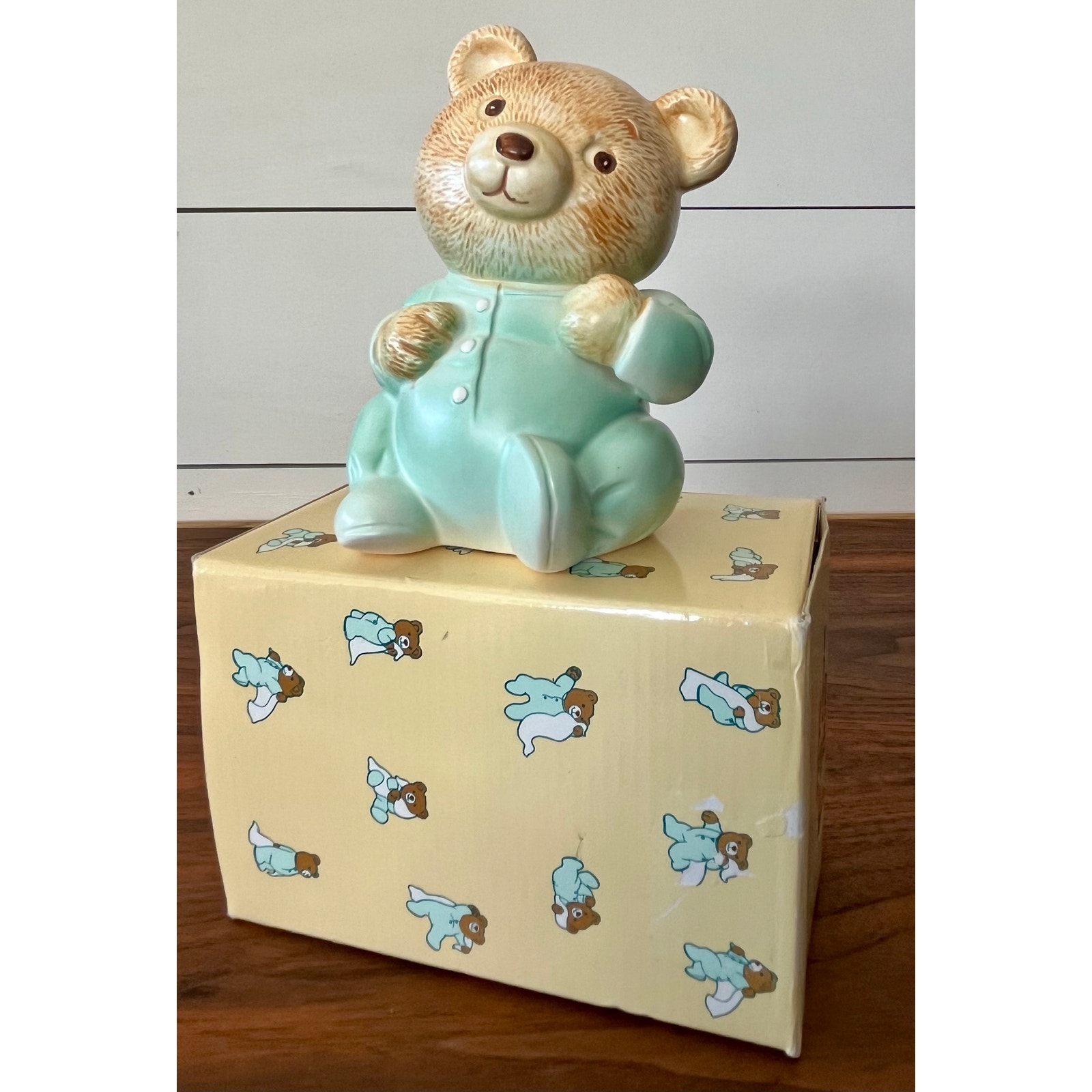 NIB 1980s Avon Ceramic Teddy Bear Coin Bank With Stopper Piggy Bank Nursery
