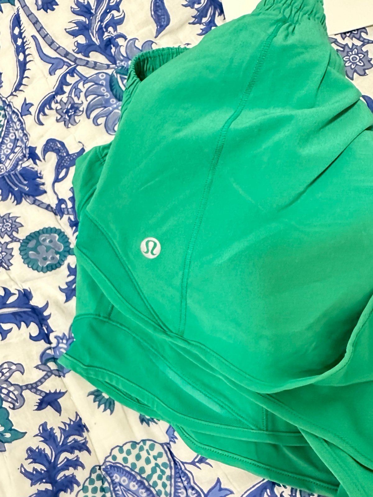 LULULEMON Hotty Hot LR Short 4 KELLY GREEN SIZE : 2