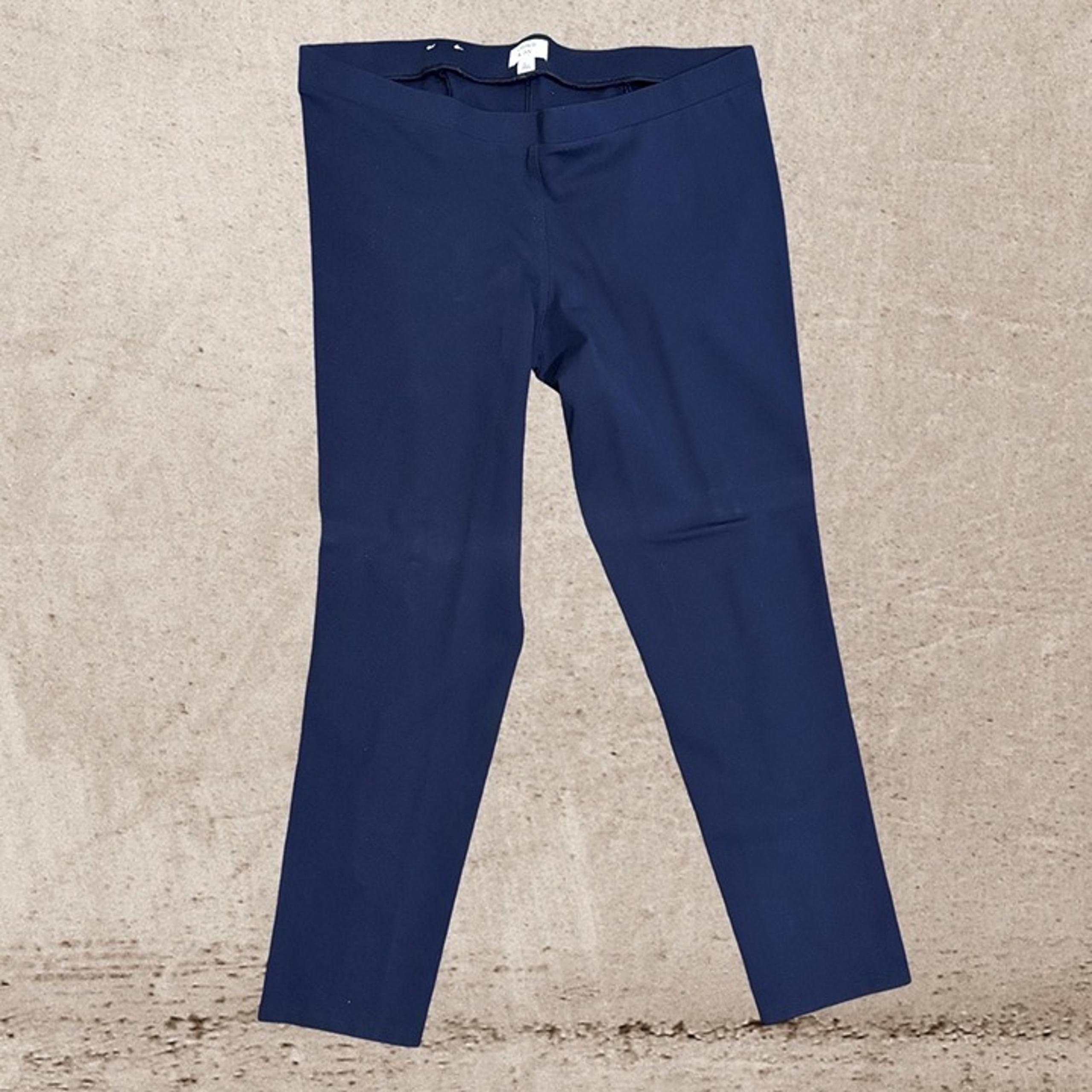 Crown & Ivy Blue Ankle Cropped Pants