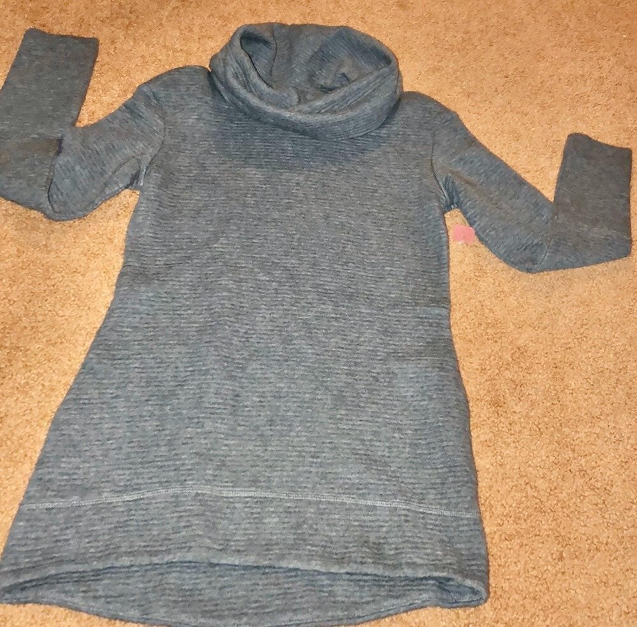 NWT WARM COZY TUNIC SIZE XS