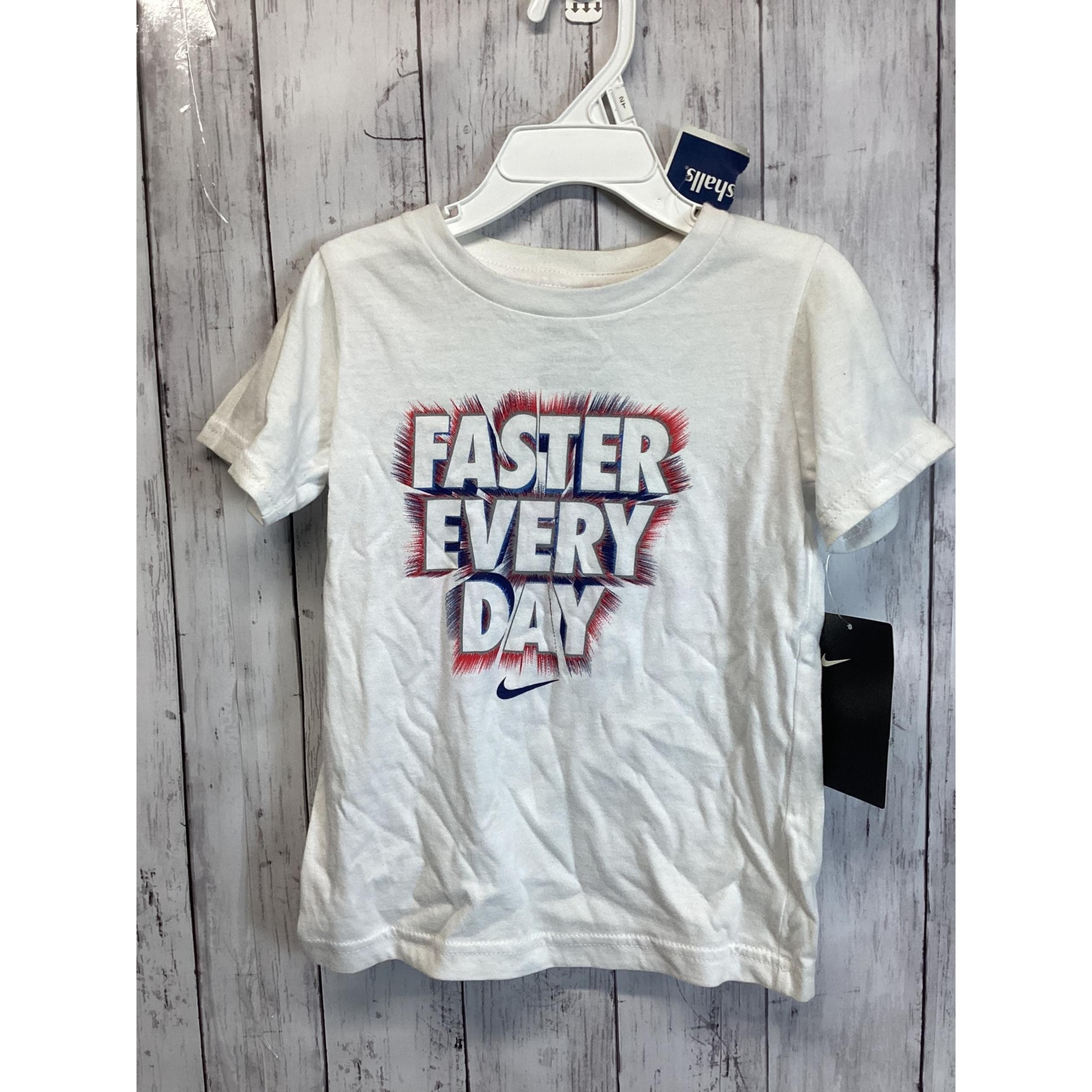 Nike Boys T-Shirt Size 4T White Graphic Print Short Sleeve Activewear Top