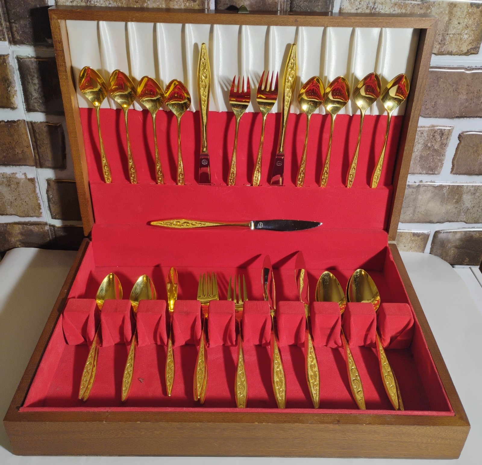 Vintage Everbrite Japan Gold Plated Flatware Set Of 27