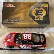 Nascar Micheal Waltrip Aarons / Cat In The Hat 2003 Monte Carlo Elite 1.24 Scale