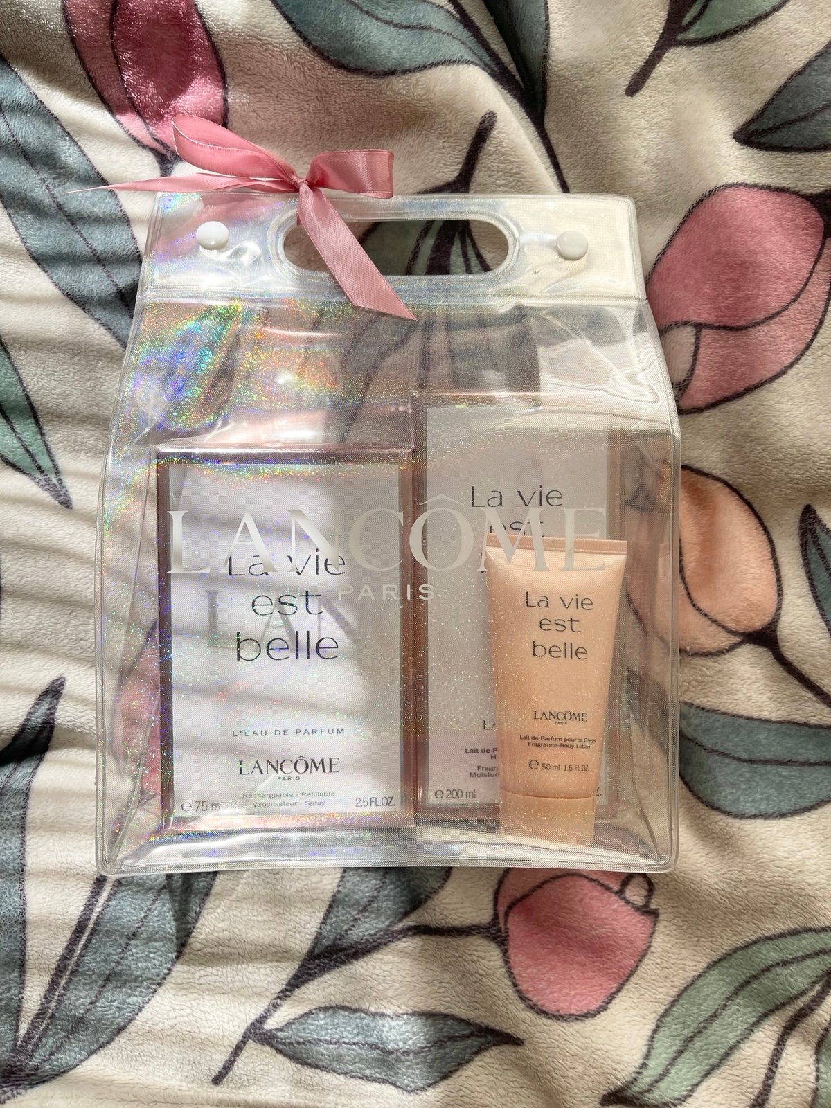 Lancome la vie est belle perfume (75 ML) and lotion (200 ML) + (50 ML) set