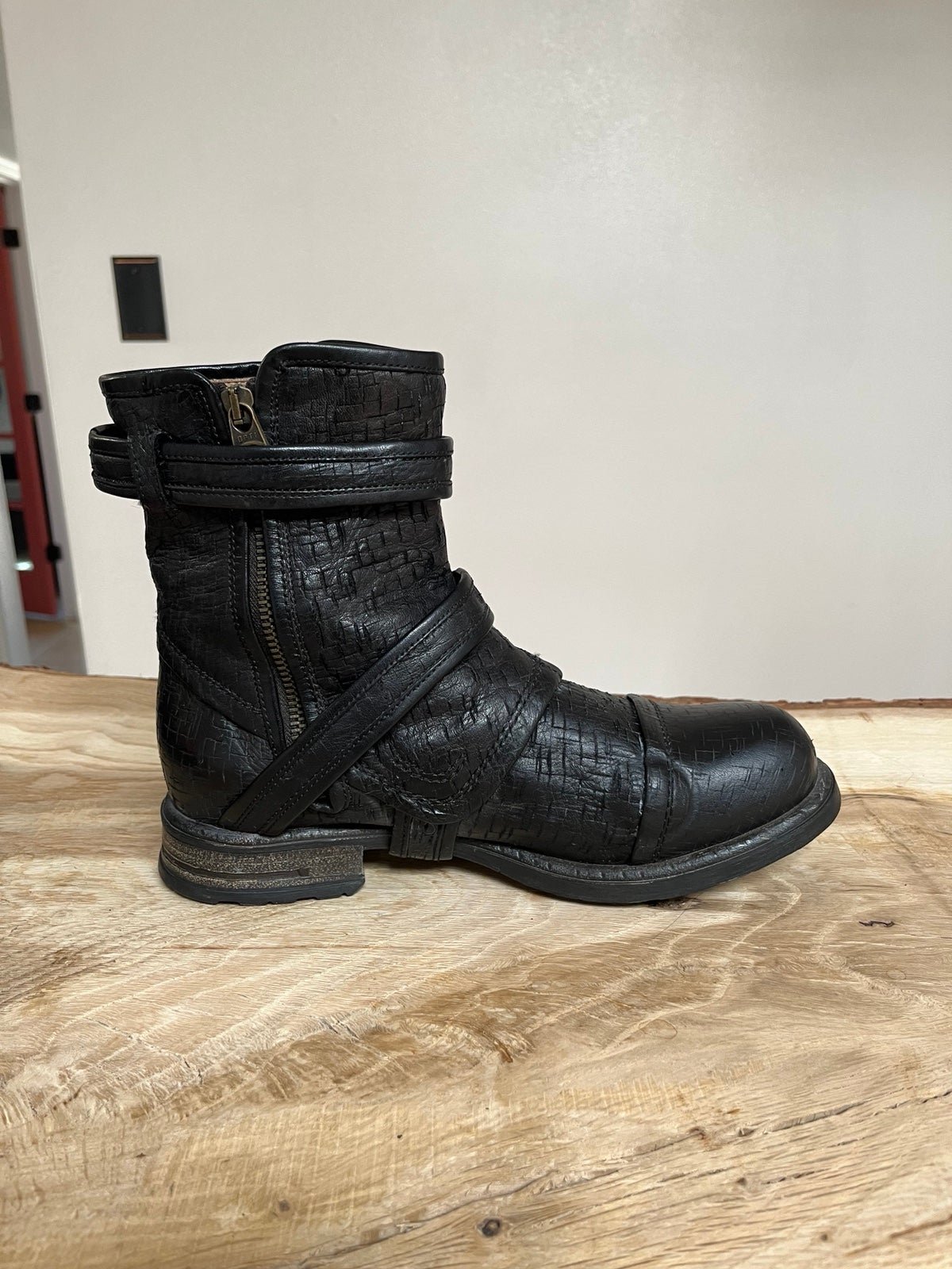 RARE || UGG Elisabeta Italian Moto Biker Boots size 8.5