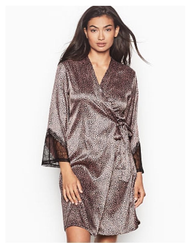 Victoria's Secret med/large Exotic Leopard & Lace Satin Robe